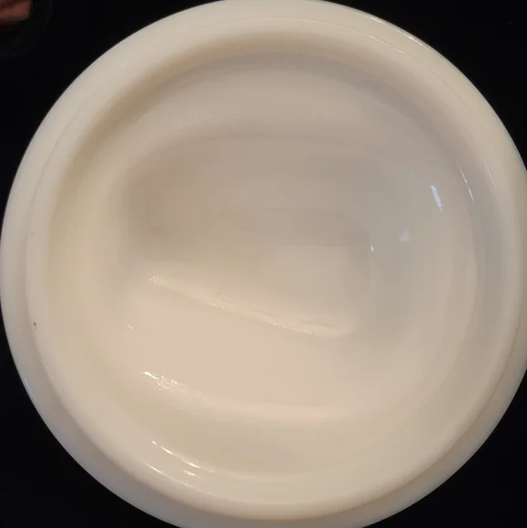 1970's Avon Milk Glass Nesting Hen. Covered Dish. Sugar Bowl - Picture 4 of 5